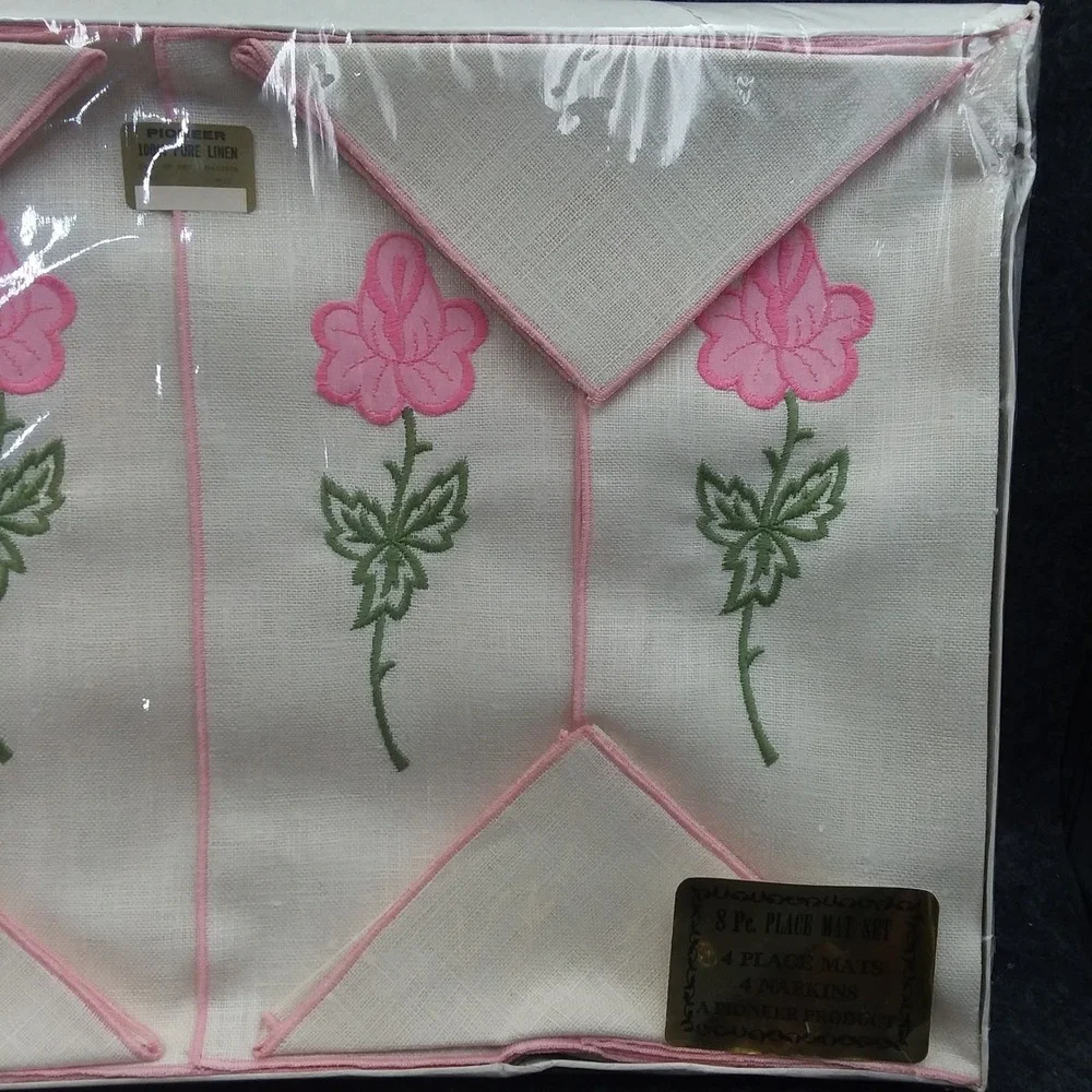 Vintage Pioneer Placemat Set 100% Linen Floral Embroidered Napkins 8 pc‎ NOS